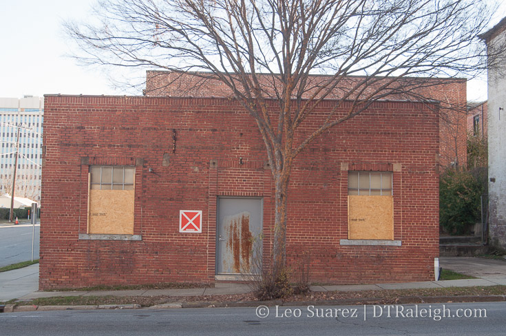 Empty building on Caswell square, December 2016