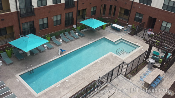 The courtyard, The Lincoln Apartments